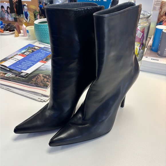 Stuart Weitzman Shoes - Stuart Weitzman Black Heeled Boots